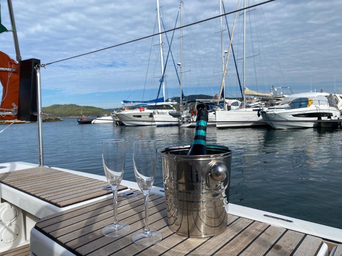 Troia - Veleiro Em Marina Hotel Eksteriør billede